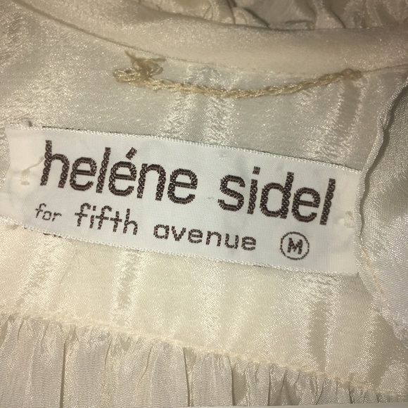 Beautiful VINTAGE Comfy Creamy-White Nightgown - Picture 4 of 8